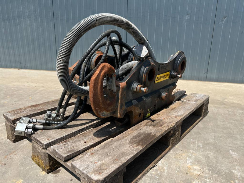 OilQuick OQ65 - M314F / M316F / M318F - Attache rapide pour Engins de chantier: photos 1 OilQuick OQ65 - M314F / M316F / M318F - Attache rapide pour Engins de chantier: photos 1