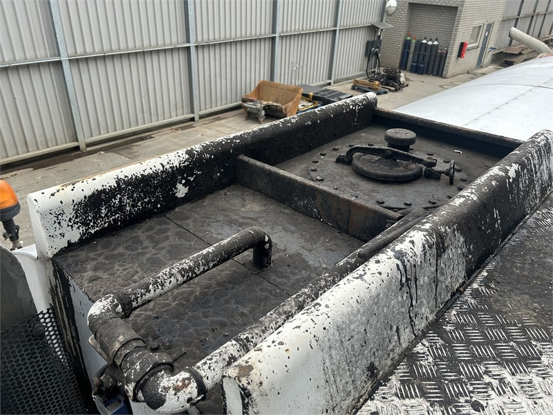 Répandeuse pour transport de bitume Renault Rincheval - 12.000 Liter: photos 6 Répandeuse pour transport de bitume Renault Rincheval - 12.000 Liter: photos 6