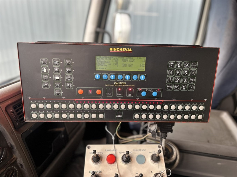 Répandeuse pour transport de bitume Renault Rincheval - 12.000 Liter: photos 19 Répandeuse pour transport de bitume Renault Rincheval - 12.000 Liter: photos 19