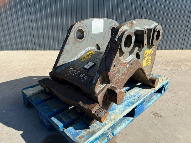 Verachtert CW45S - JS300 - Attache rapide pour Engins de chantier: photos 1 Verachtert CW45S - JS300 - Attache rapide pour Engins de chantier: photos 1