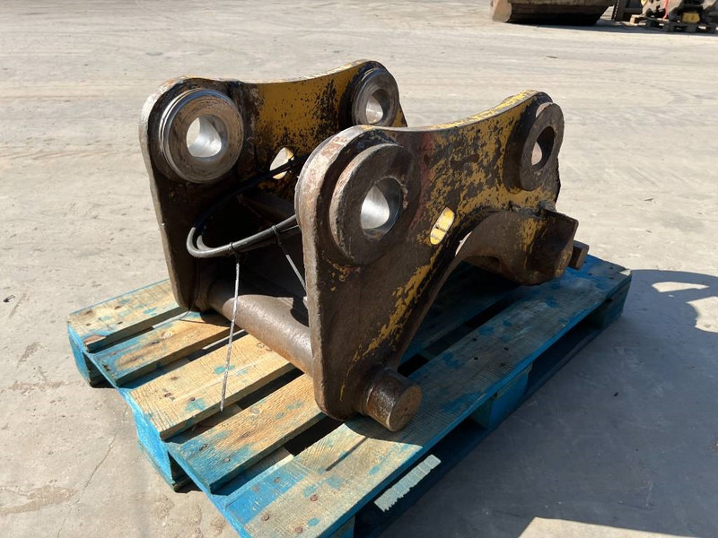 Volvo CW45S - 329E / 330F - Attache rapide pour Engins de chantier: photos 5 Volvo CW45S - 329E / 330F - Attache rapide pour Engins de chantier: photos 5