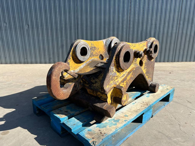 Volvo CW45S - 329E / 330F - Attache rapide pour Engins de chantier: photos 1 Volvo CW45S - 329E / 330F - Attache rapide pour Engins de chantier: photos 1