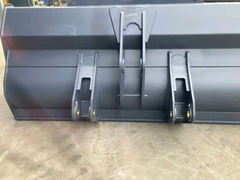 Volvo L110E - Godet pour Engins de chantier: photos 3 Volvo L110E - Godet pour Engins de chantier: photos 3