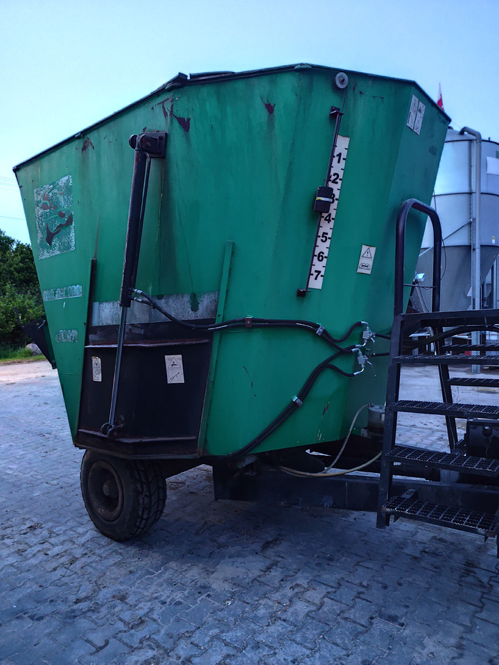 Auto-Agro T-011 - Mélangeuse: photos 3 Auto-Agro T-011 - Mélangeuse: photos 3