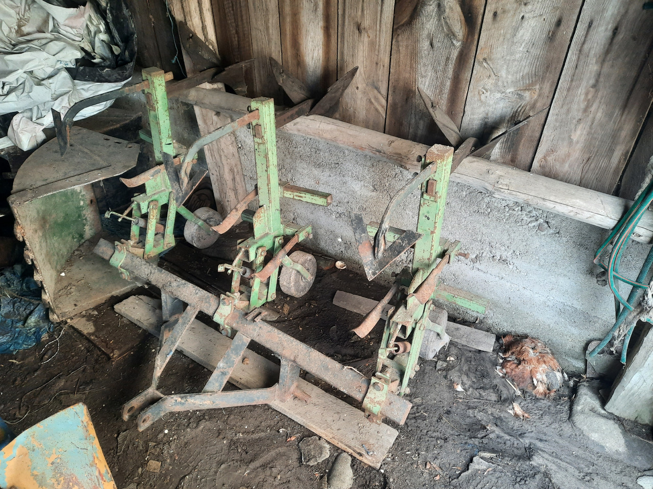 Bomet pielniko obsypnik - Arracheuse de pommes de terre: photos 1 Bomet pielniko obsypnik - Arracheuse de pommes de terre: photos 1