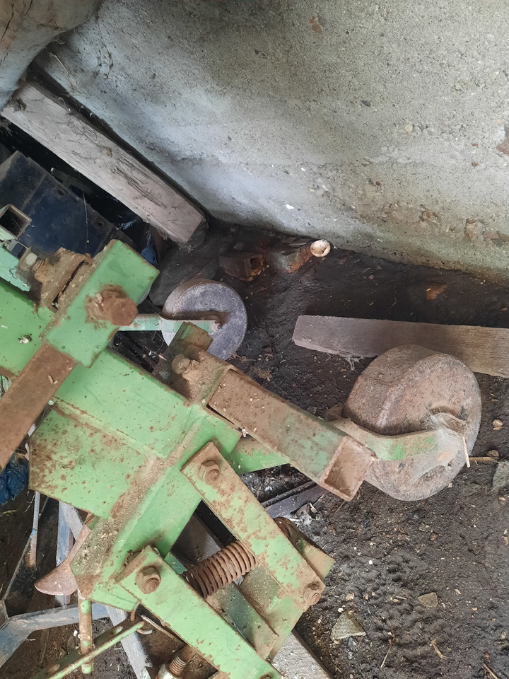 Bomet pielniko obsypnik - Arracheuse de pommes de terre: photos 5 Bomet pielniko obsypnik - Arracheuse de pommes de terre: photos 5