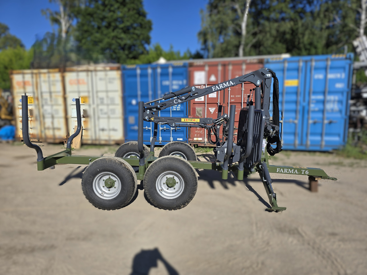FARMA T6 + żuraw C4,2 - Remorque forestière: photos 1 FARMA T6 + żuraw C4,2 - Remorque forestière: photos 1