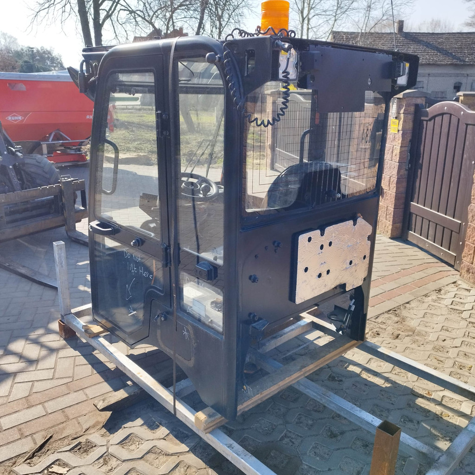 Cabine pour Chargeuse JCB 403: photos 6