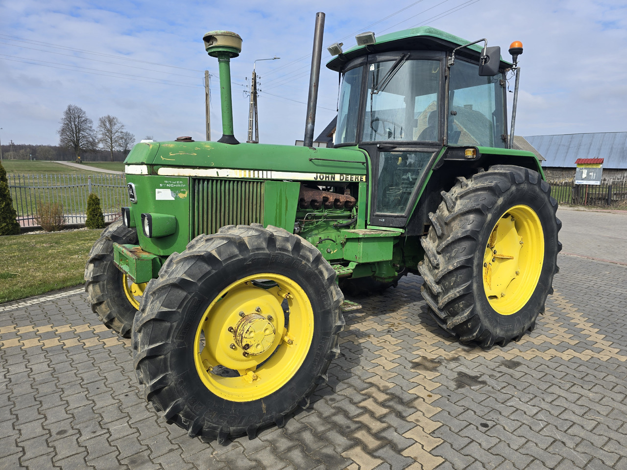 JOHN DEERE 3140 - Tracteur agricole: photos 1 JOHN DEERE 3140 - Tracteur agricole: photos 1