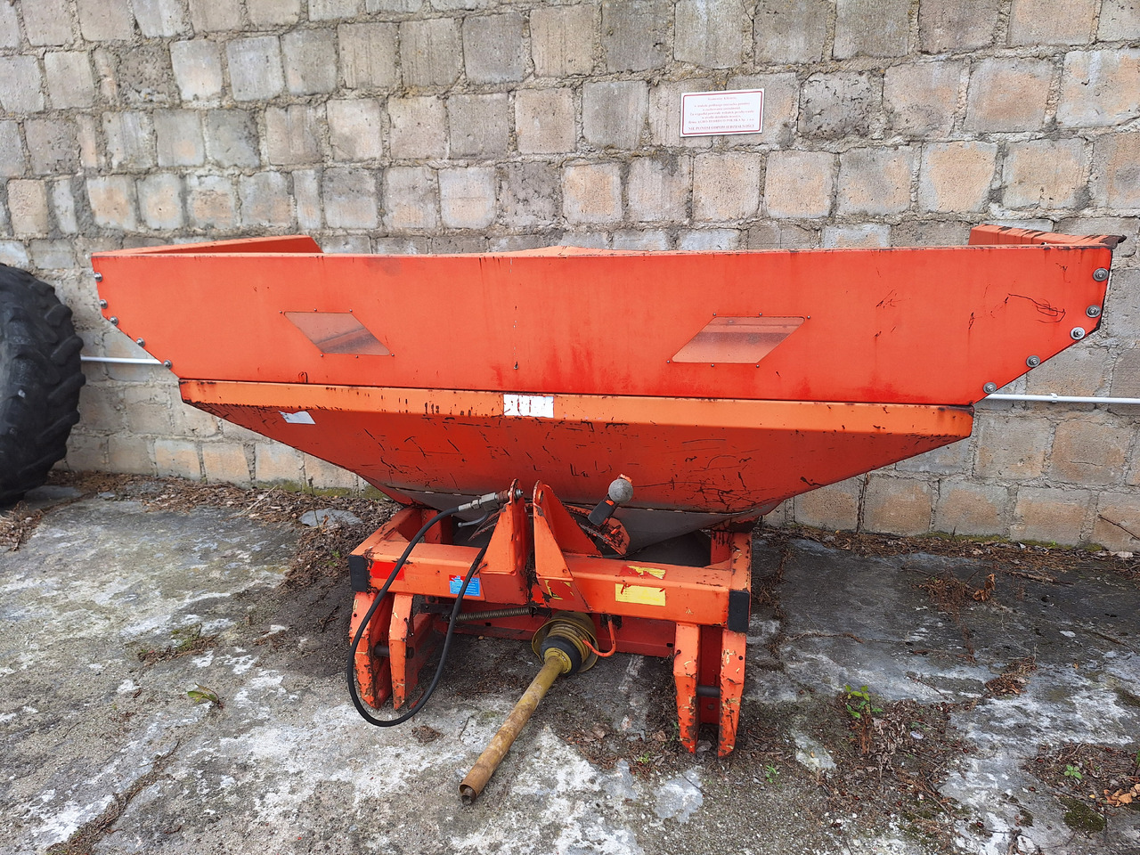 KUHN MDS 707 - Enfouisseur à dents: photos 2 KUHN MDS 707 - Enfouisseur à dents: photos 2