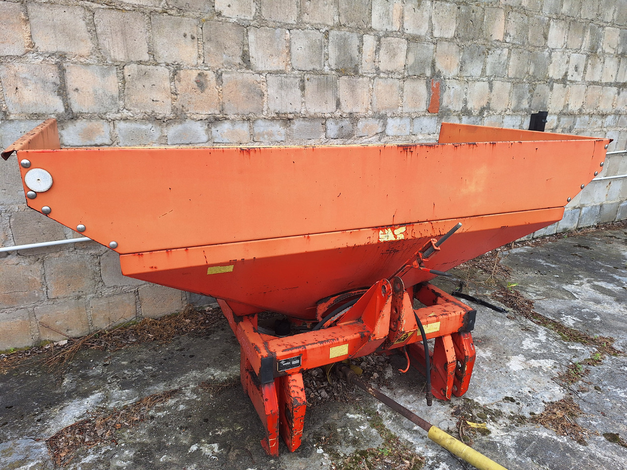 KUHN MDS 707 - Enfouisseur à dents: photos 2 KUHN MDS 707 - Enfouisseur à dents: photos 2