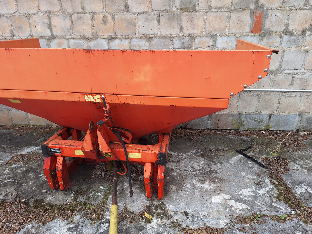KUHN MDS 707 - Enfouisseur à dents: photos 3 KUHN MDS 707 - Enfouisseur à dents: photos 3