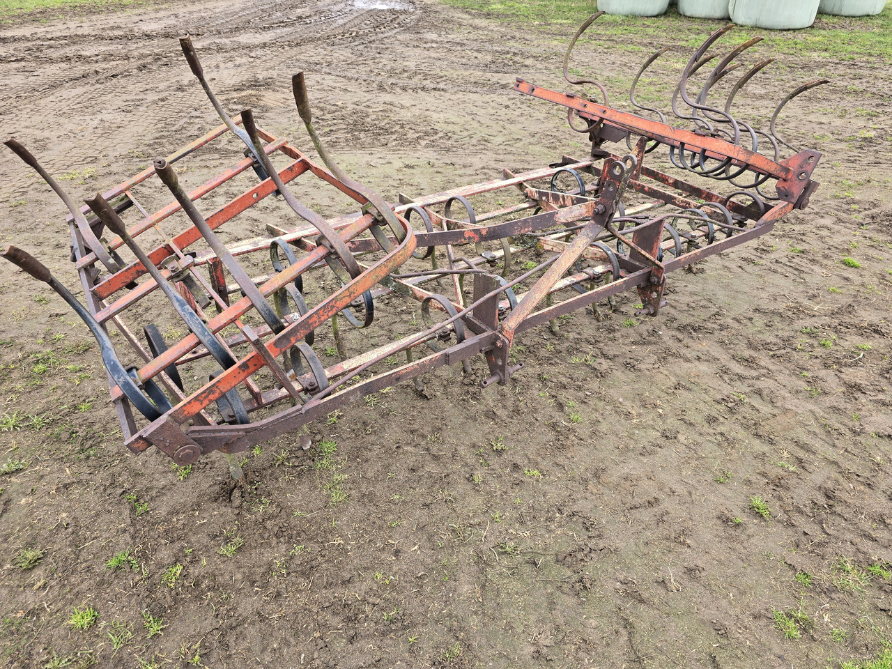 MASSEY-FERGUSON 4-25 MASSEY-FERGUSON 4-25 - Bineuse: photos 3 MASSEY-FERGUSON 4-25 MASSEY-FERGUSON 4-25 - Bineuse: photos 3