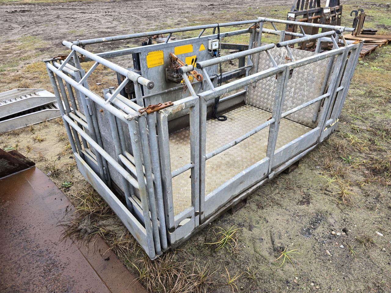 NEW HOLLAND LM 1745 Turbo - Chargeuse sur pneus: photos 5 NEW HOLLAND LM 1745 Turbo - Chargeuse sur pneus: photos 5