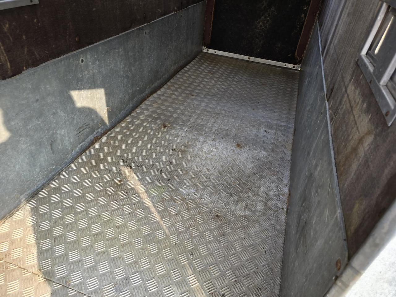 PONGRATZ PA 310 T - Remorque bétaillère: photos 2 PONGRATZ PA 310 T - Remorque bétaillère: photos 2