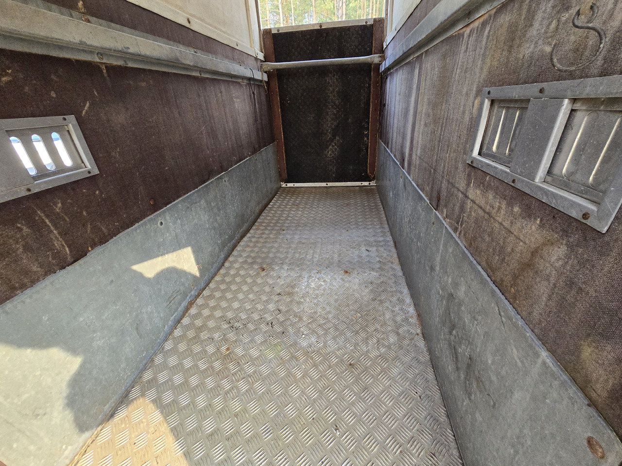 PONGRATZ PA 310 T - Remorque bétaillère: photos 3 PONGRATZ PA 310 T - Remorque bétaillère: photos 3