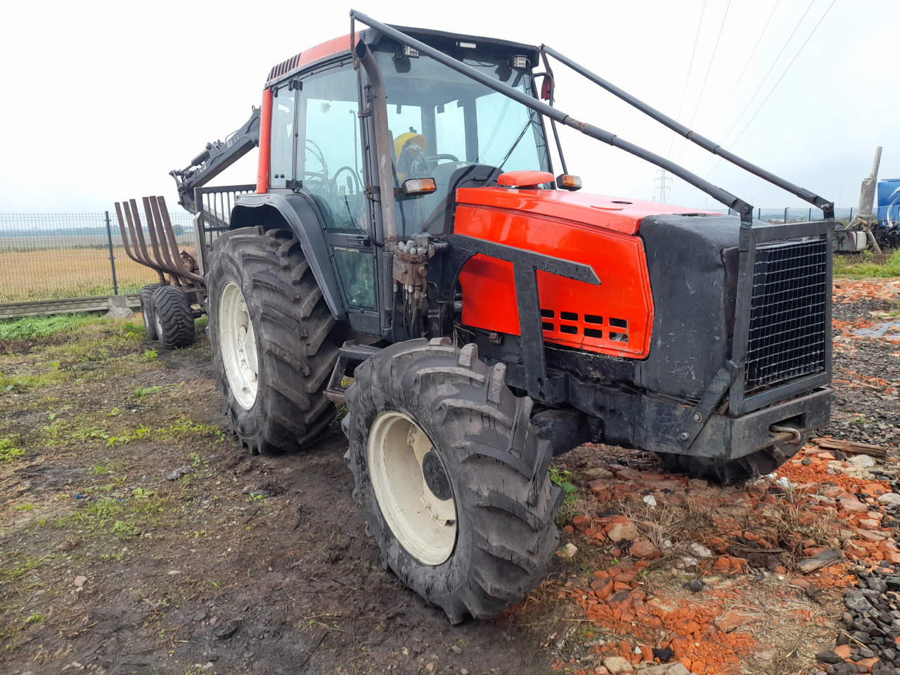 Valtra / Fao Far 6250 / 4768 - Tracteur forestier, Remorque forestière: photos 4 Valtra / Fao Far 6250 / 4768 - Tracteur forestier, Remorque forestière: photos 4