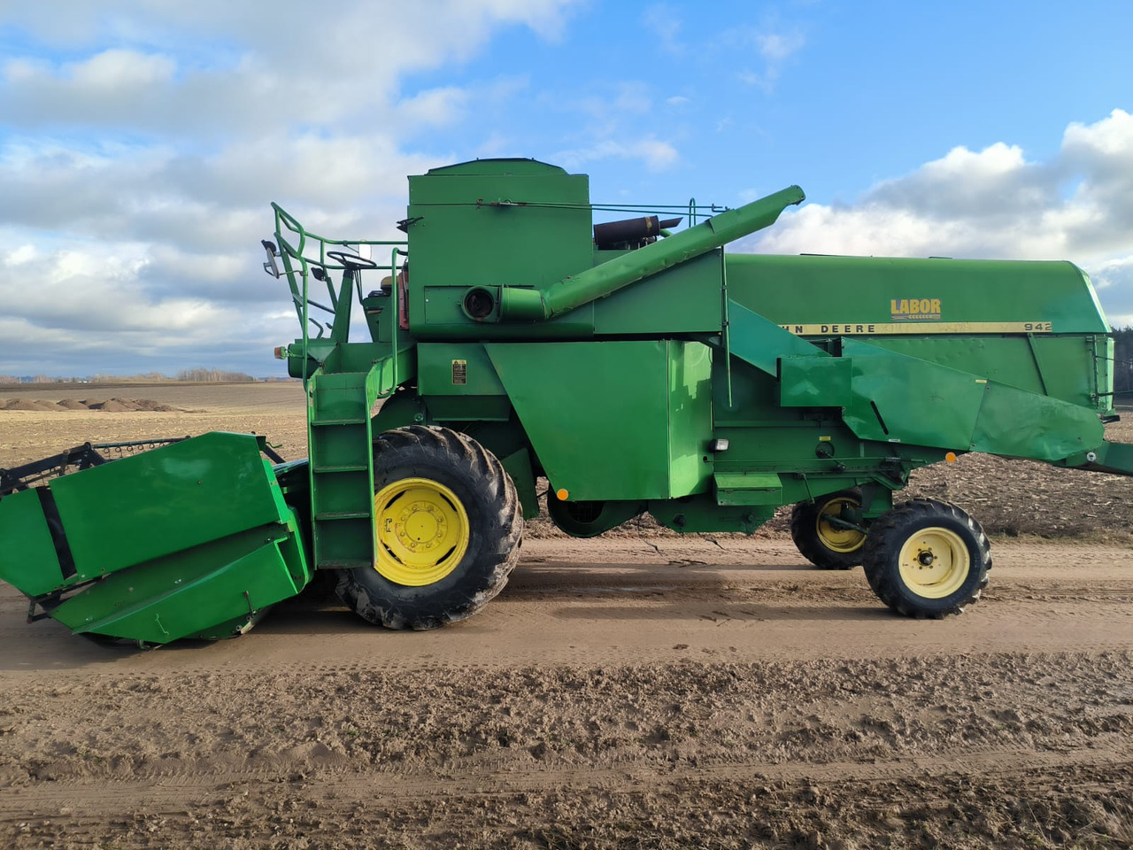 John-deere 942 - Moissonneuse-batteuse: photos 2 John-deere 942 - Moissonneuse-batteuse: photos 2