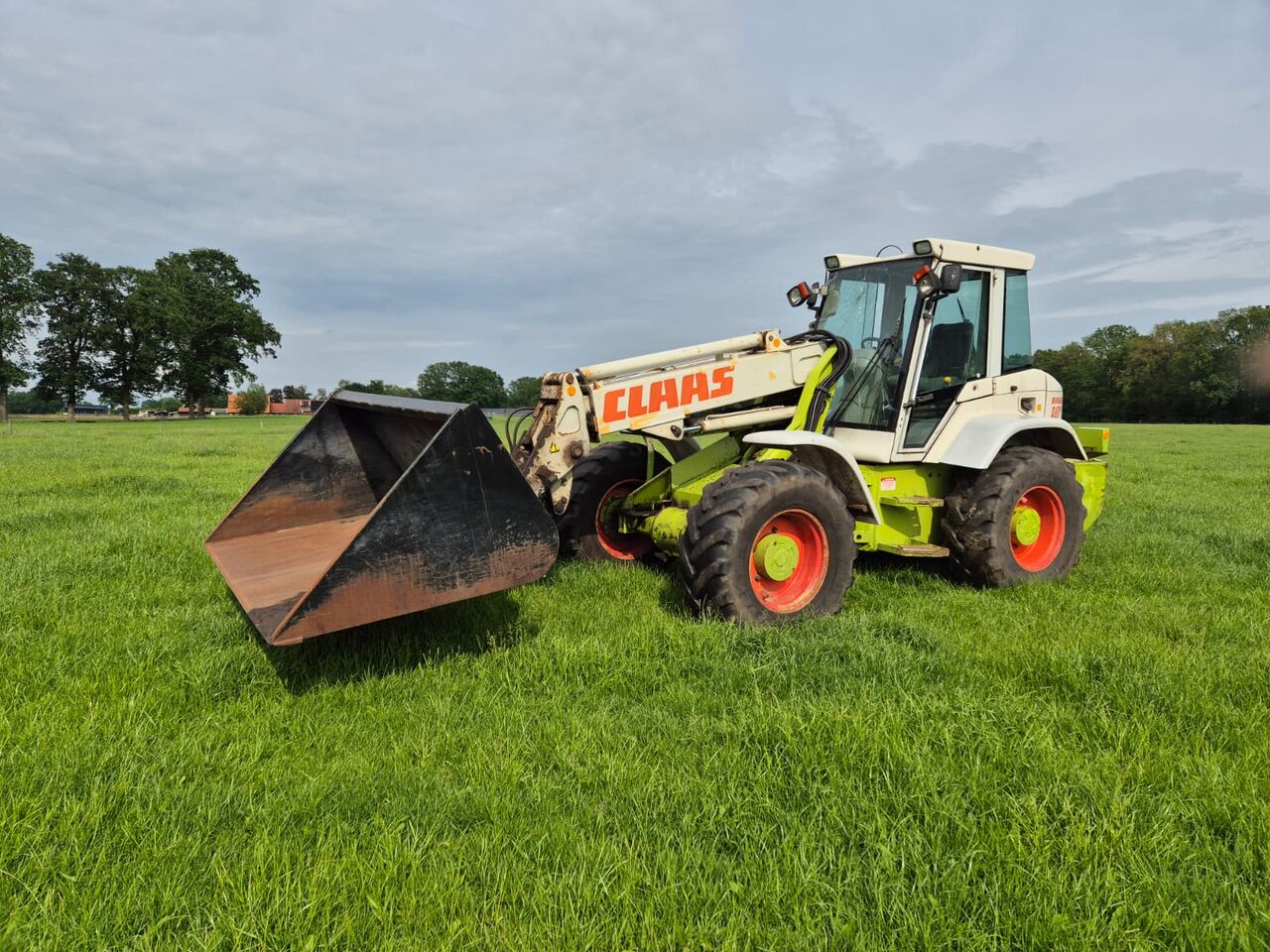 Claas Ranger 940 RX - Chargeuse sur pneus: photos 1 Claas Ranger 940 RX - Chargeuse sur pneus: photos 1