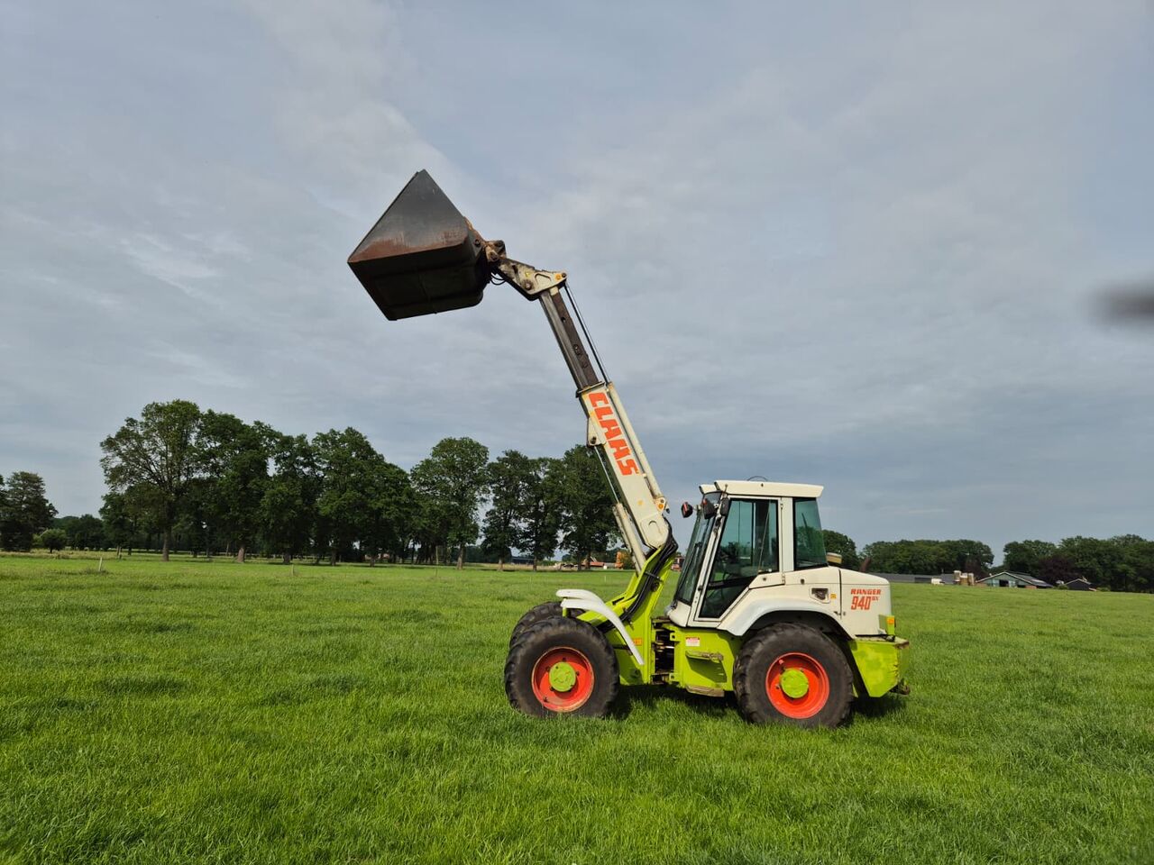 Claas Ranger 940 RX - Chargeuse sur pneus: photos 2 Claas Ranger 940 RX - Chargeuse sur pneus: photos 2