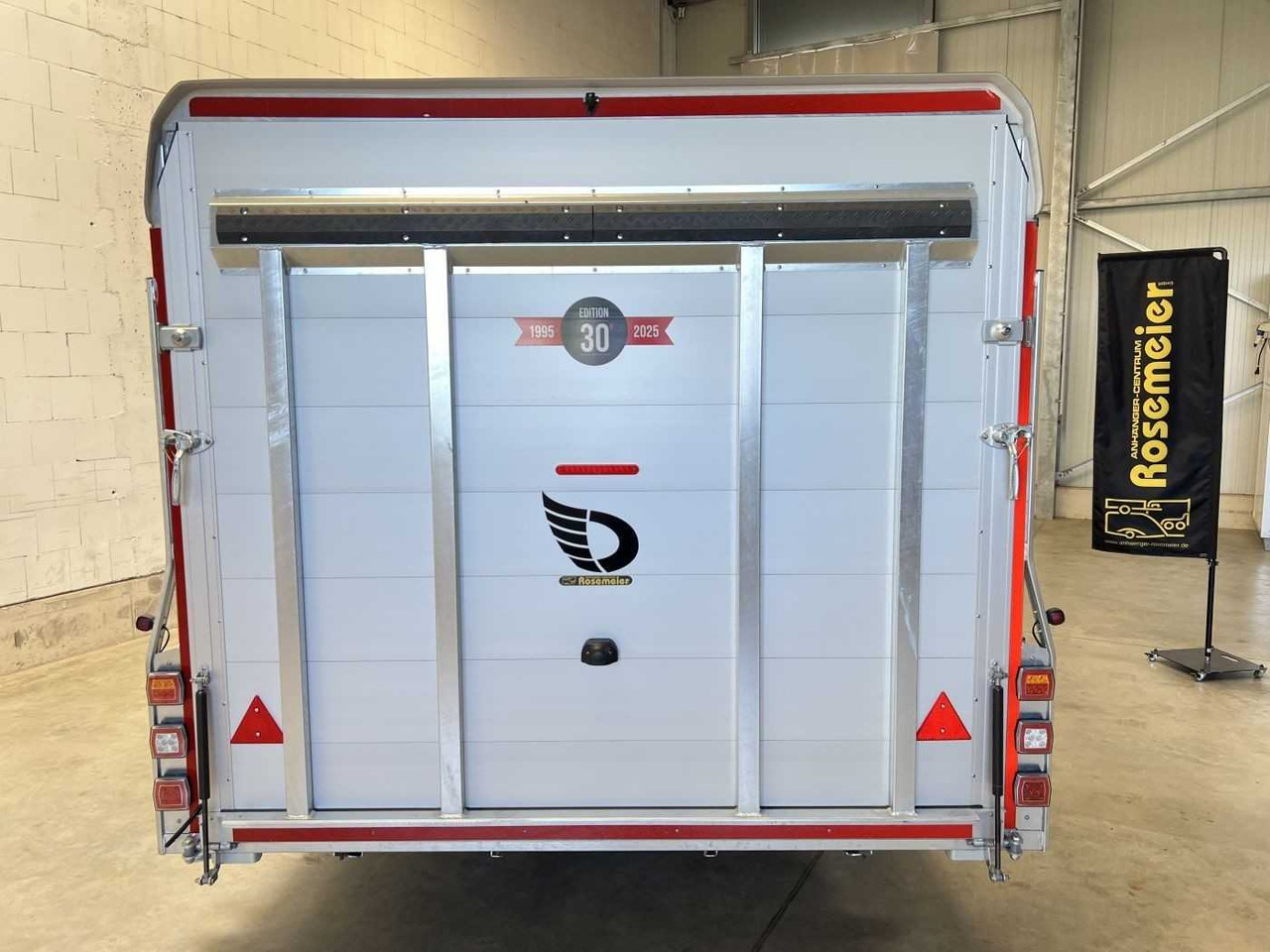 CHEVAL LIBERTE DEBON C2000 Roadster ALF Autotransporter geschlossen - Remorque porte-voitures: photos 5 CHEVAL LIBERTE DEBON C2000 Roadster ALF Autotransporter geschlossen - Remorque porte-voitures: photos 5