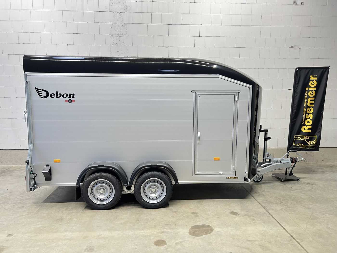 CHEVAL LIBERTE DEBON C700 Roadster Kofferanhänger - Remorque fourgon: photos 2 CHEVAL LIBERTE DEBON C700 Roadster Kofferanhänger - Remorque fourgon: photos 2