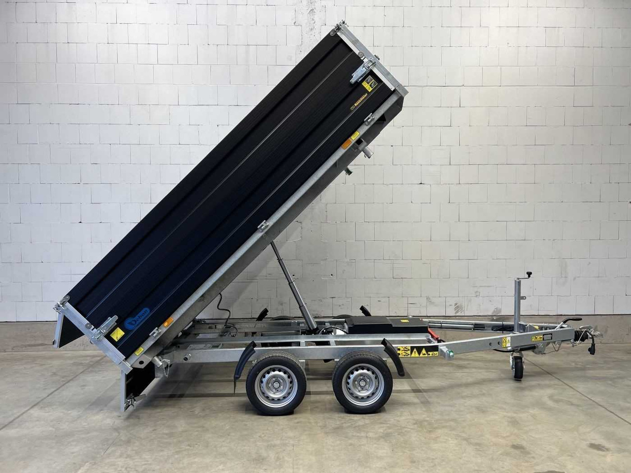 CHEVAL LIBERTE DEBON PW3.3E Black BWEH Dreiseitenkipper - Remorque benne: photos 1 CHEVAL LIBERTE DEBON PW3.3E Black BWEH Dreiseitenkipper - Remorque benne: photos 1