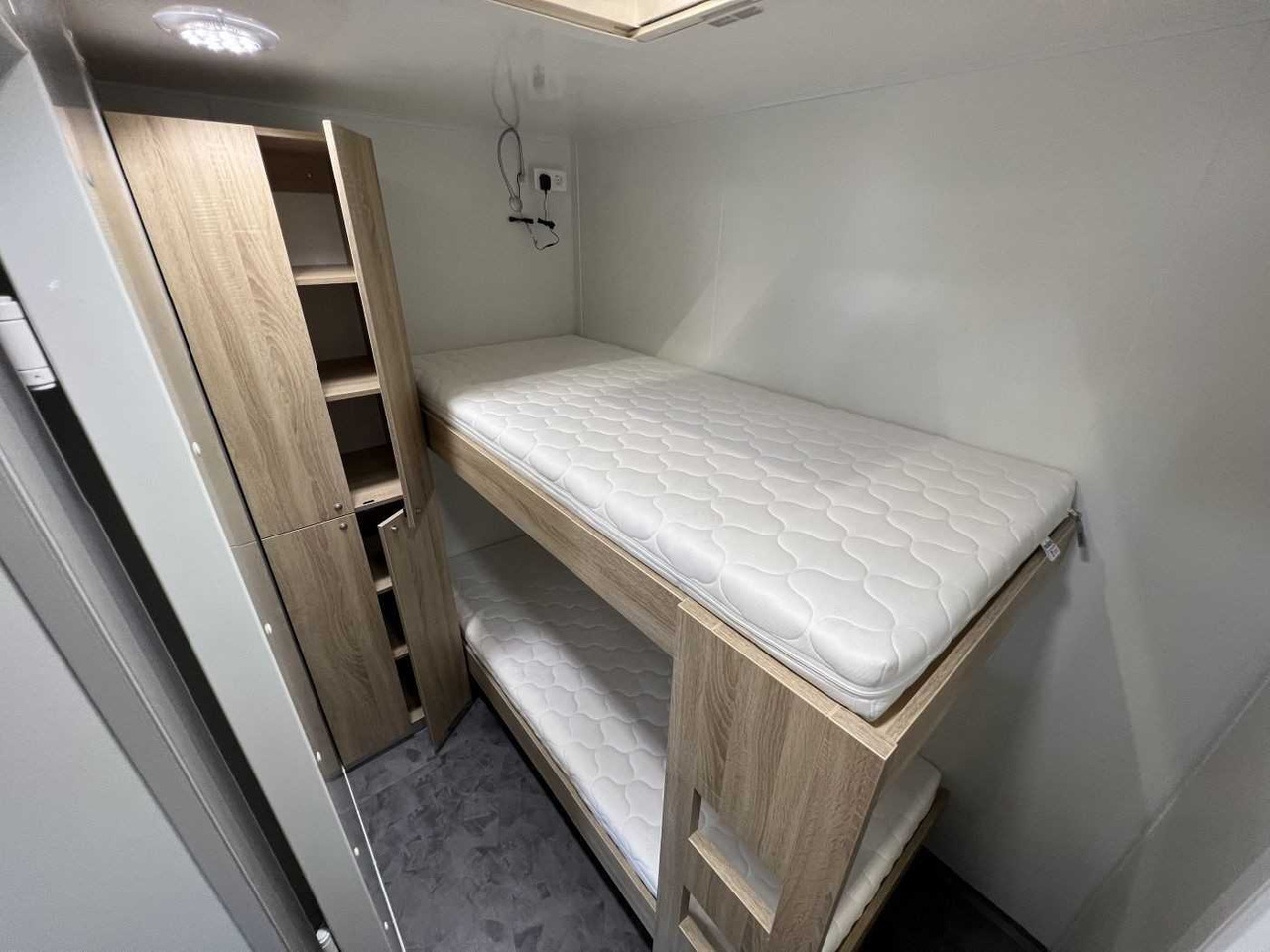 Conteneur comme habitat, Remorque neuf ROSEMEIER VE MOBI 7346 SP 3 Mannschaftswagen: photos 7