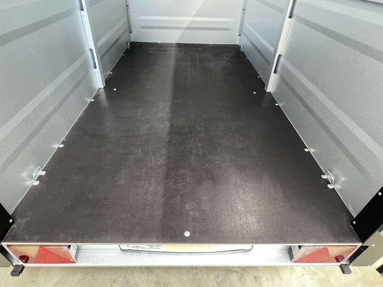 TPV KT-EU3-VS Plus Deckelanhänger - Remorque voiture: photos 4 TPV KT-EU3-VS Plus Deckelanhänger - Remorque voiture: photos 4