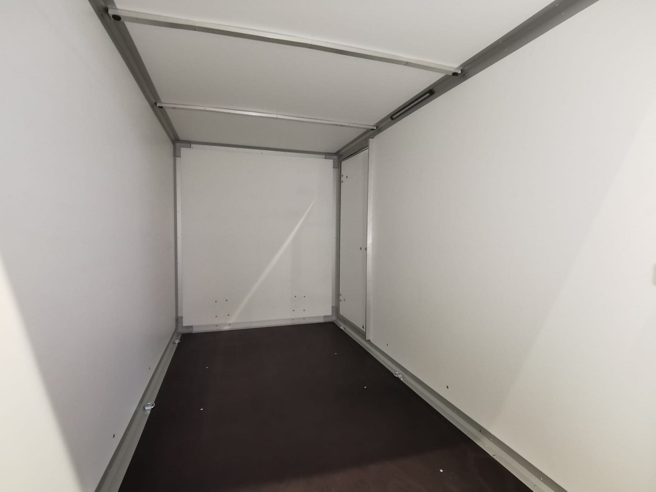 Remorque fourgon neuf VARIANT Night Edition Tandem Tür Kofferanhänger: photos 27 Remorque fourgon neuf VARIANT Night Edition Tandem Tür Kofferanhänger: photos 27