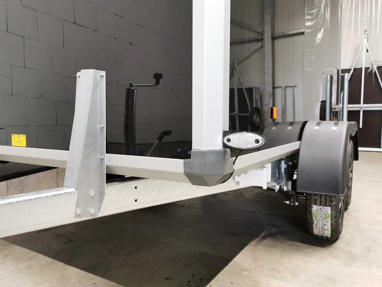 Remorque fourgon neuf VARIANT Night Edition Tandem Tür Kofferanhänger: photos 20 Remorque fourgon neuf VARIANT Night Edition Tandem Tür Kofferanhänger: photos 20