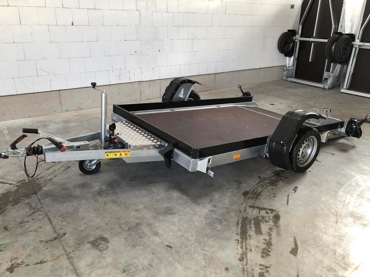 VEZEKO Husky FB 18.28 Absenker - Remorque pour moto: photos 1 VEZEKO Husky FB 18.28 Absenker - Remorque pour moto: photos 1