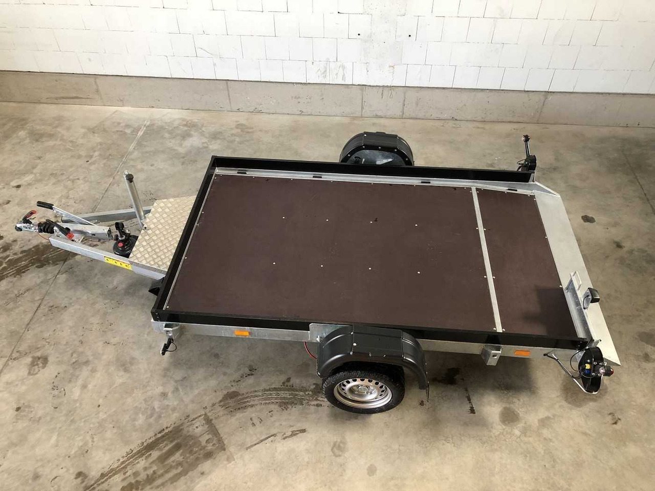 VEZEKO Husky FB 18.28 Absenker - Remorque pour moto: photos 3 VEZEKO Husky FB 18.28 Absenker - Remorque pour moto: photos 3