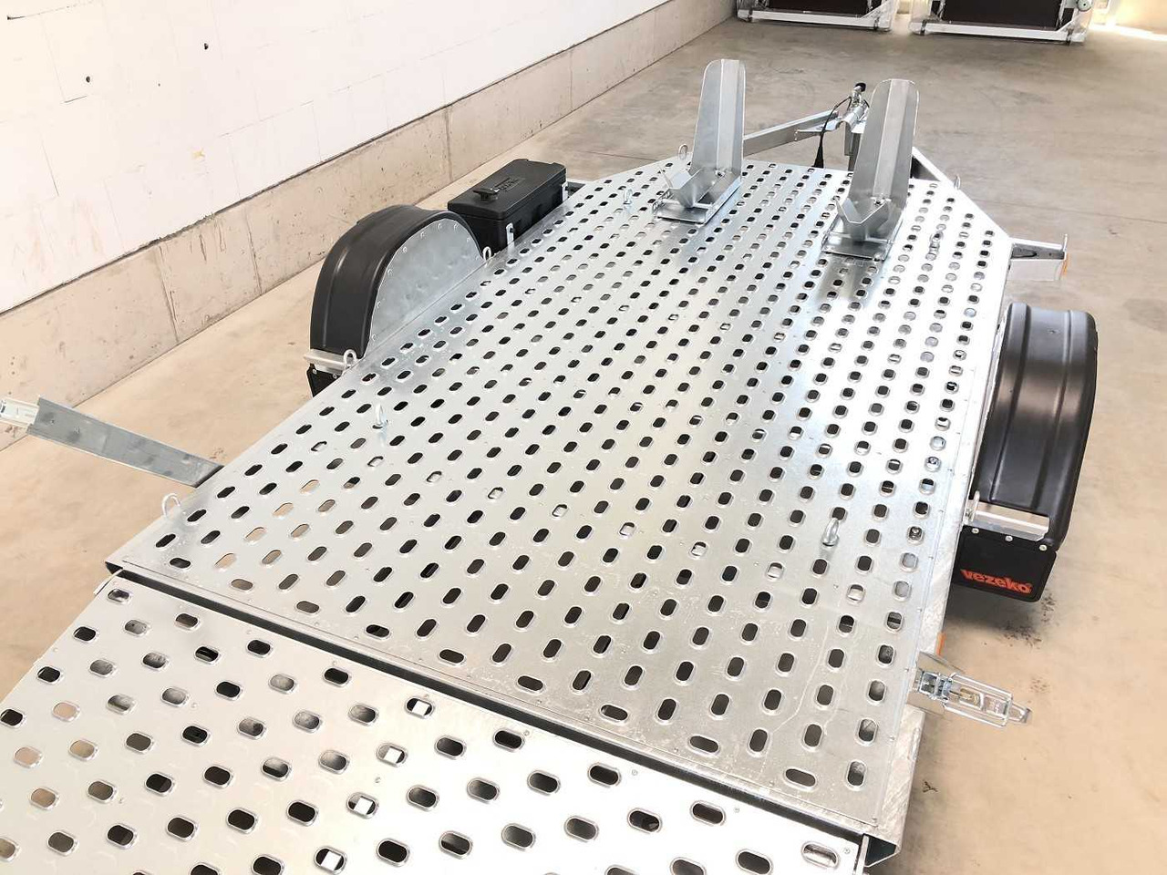 VEZEKO Motovan B 08+Box Motorradanhänger - Remorque pour moto: photos 4 VEZEKO Motovan B 08+Box Motorradanhänger - Remorque pour moto: photos 4