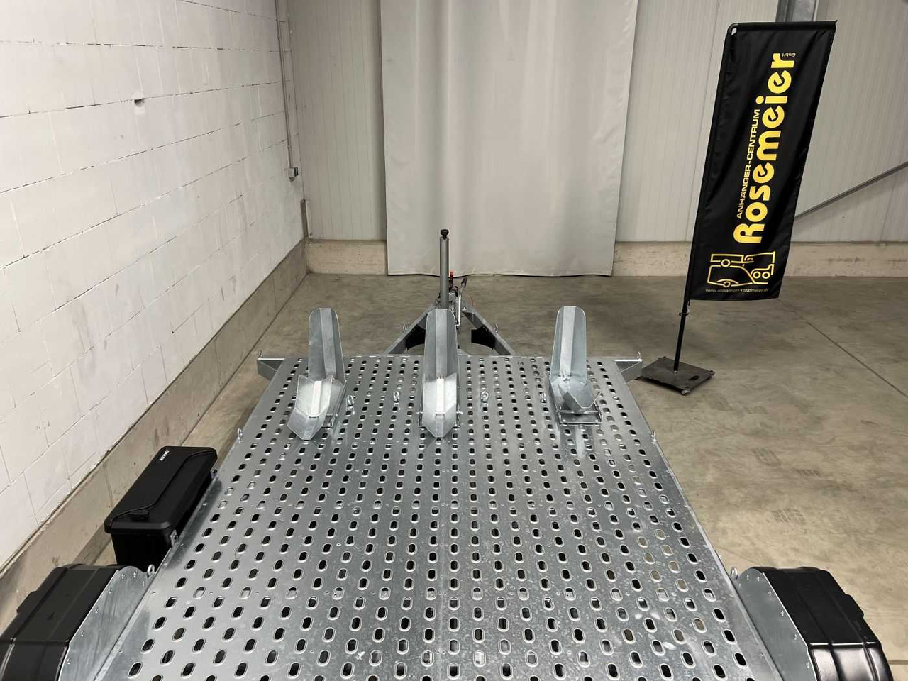 VEZEKO Motovan D 27+Box Motorradanhänger - Remorque pour moto: photos 5 VEZEKO Motovan D 27+Box Motorradanhänger - Remorque pour moto: photos 5