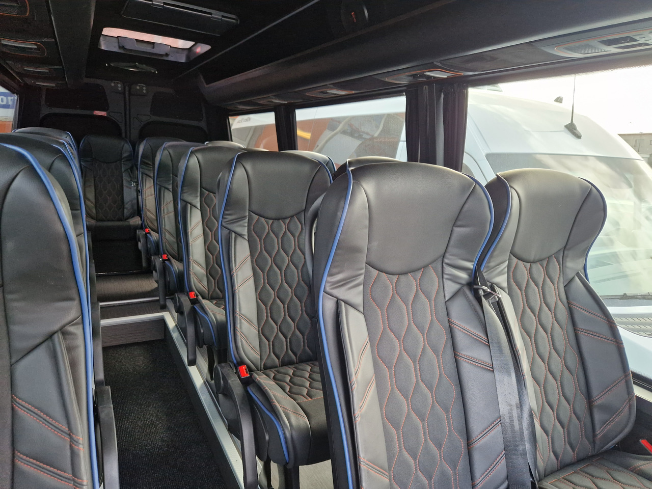 Minibus, Transport de personnes neuf MERCEDES-BENZ Sprinter 519 4x4 high and low drive: photos 11 Minibus, Transport de personnes neuf MERCEDES-BENZ Sprinter 519 4x4 high and low drive: photos 11