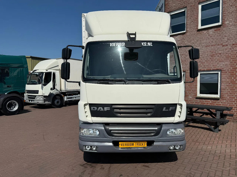 DAF LF 55.250 LF55-250 Box with lift / Manual gearbox Euro5 - Camion fourgon: photos 2 DAF LF 55.250 LF55-250 Box with lift / Manual gearbox Euro5 - Camion fourgon: photos 2