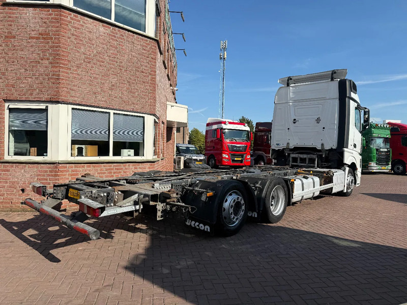 Mercedes-Benz Actros Actros 2542LL 6X2 BDF / ACC / AHK/ TUV 8-2026 / NL TRUCK - Camion porte-conteneur/ Caisse mobile: photos 4 Mercedes-Benz Actros Actros 2542LL 6X2 BDF / ACC / AHK/ TUV 8-2026 / NL TRUCK - Camion porte-conteneur/ Caisse mobile: photos 4