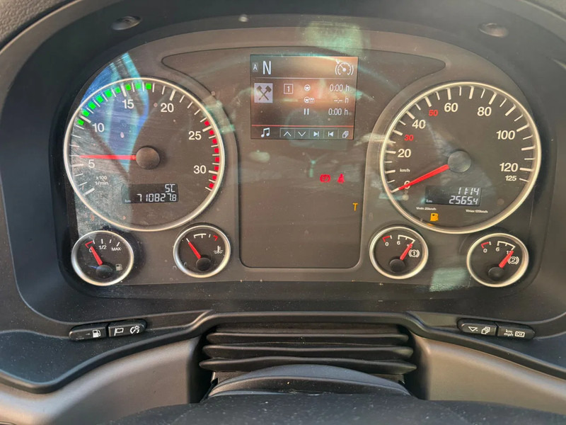 MAN TGX 18.420 TGX 18.420 4X2 / 2 BEDS / SMART TACHO / FRIDGE / PARKING AIRCO / TOP CONDITION / NEW MODEL - Tracteur routier: photos 4 MAN TGX 18.420 TGX 18.420 4X2 / 2 BEDS / SMART TACHO / FRIDGE / PARKING AIRCO / TOP CONDITION / NEW MODEL - Tracteur routier: photos 4