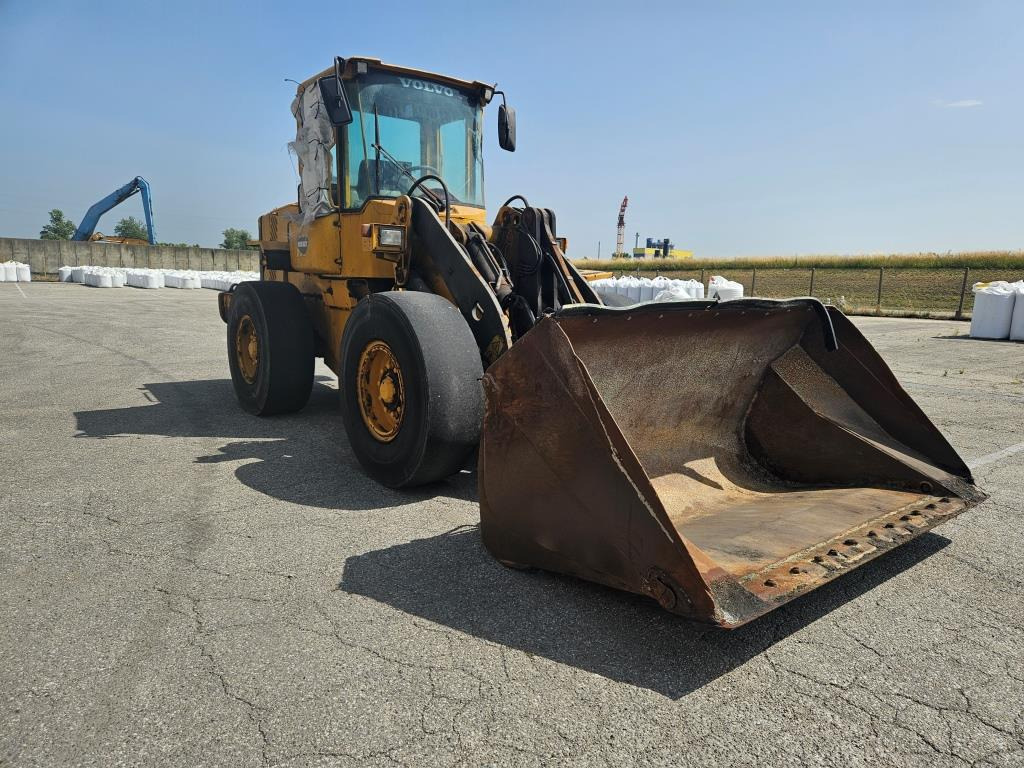 VOLVO L 70 D - Chargeuse sur pneus: photos 5 VOLVO L 70 D - Chargeuse sur pneus: photos 5