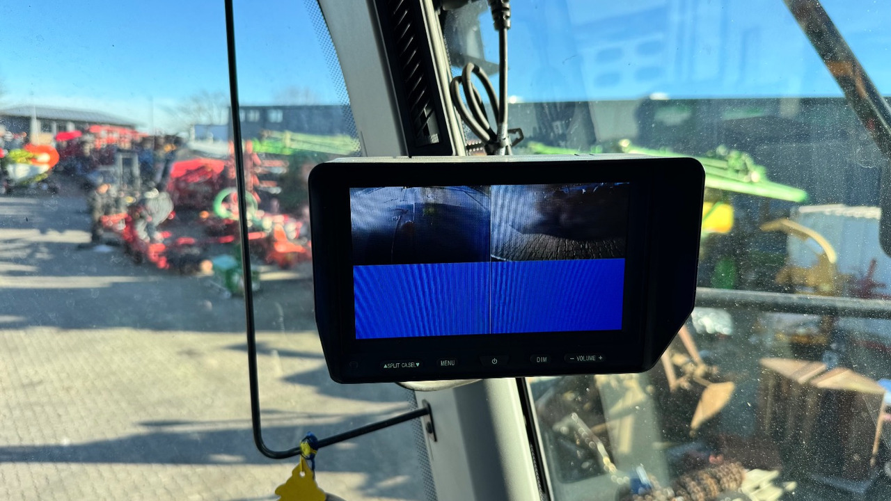 CLAAS Lexion 6900 TerraTrac 890 full Options - Moissonneuse-batteuse: photos 2 CLAAS Lexion 6900 TerraTrac 890 full Options - Moissonneuse-batteuse: photos 2