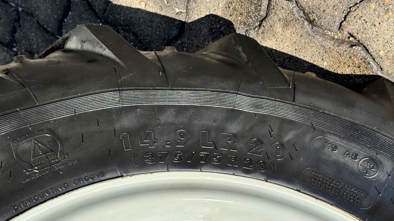 Steyr 4090 Kompakt - Tracteur agricole: photos 4 Steyr 4090 Kompakt - Tracteur agricole: photos 4