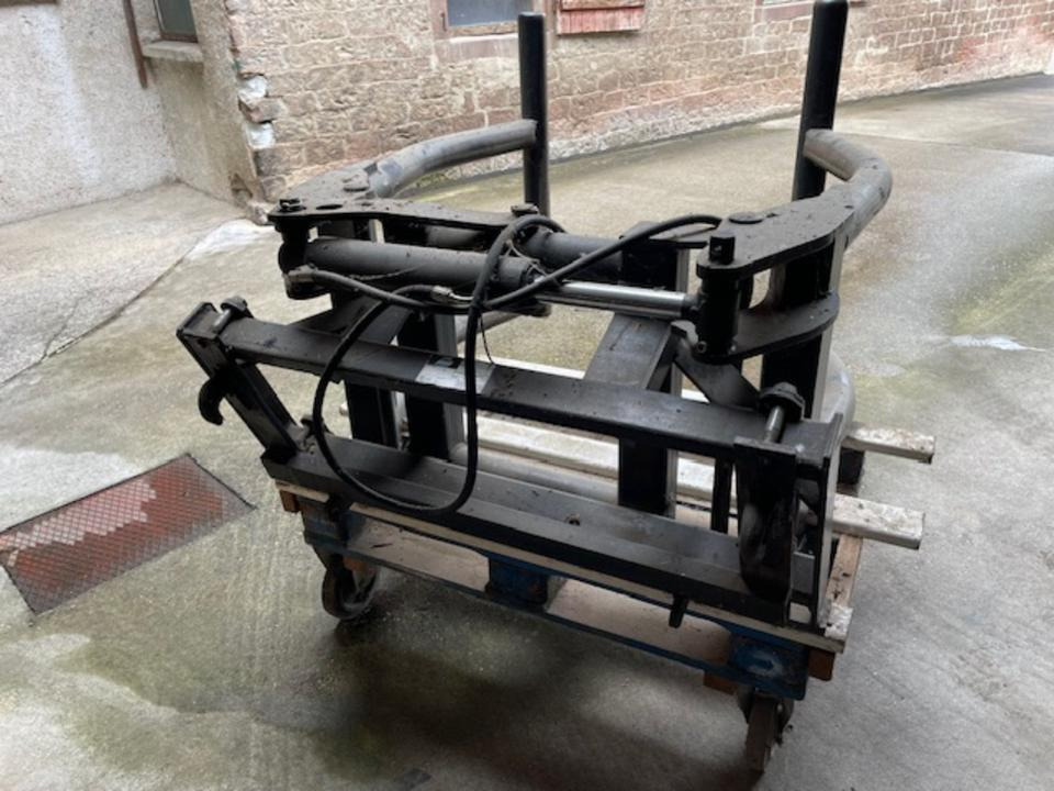 Rundballenzange ALÖ - Pinces pour Machine agricole: photos 2 Rundballenzange ALÖ - Pinces pour Machine agricole: photos 2