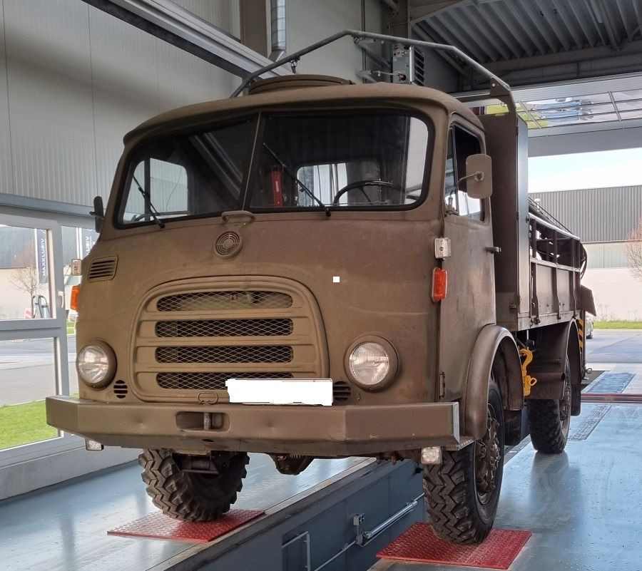 Steyr A 680 G Geländewagen - Camion plateau, Camion grue: photos 1 Steyr A 680 G Geländewagen - Camion plateau, Camion grue: photos 1
