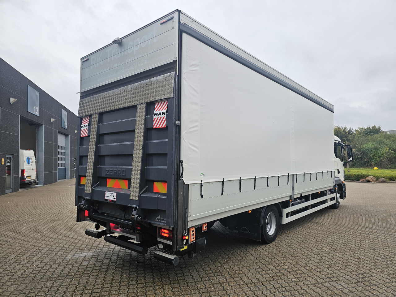 Camion à rideaux coulissants MAN TGL 12.250: photos 8