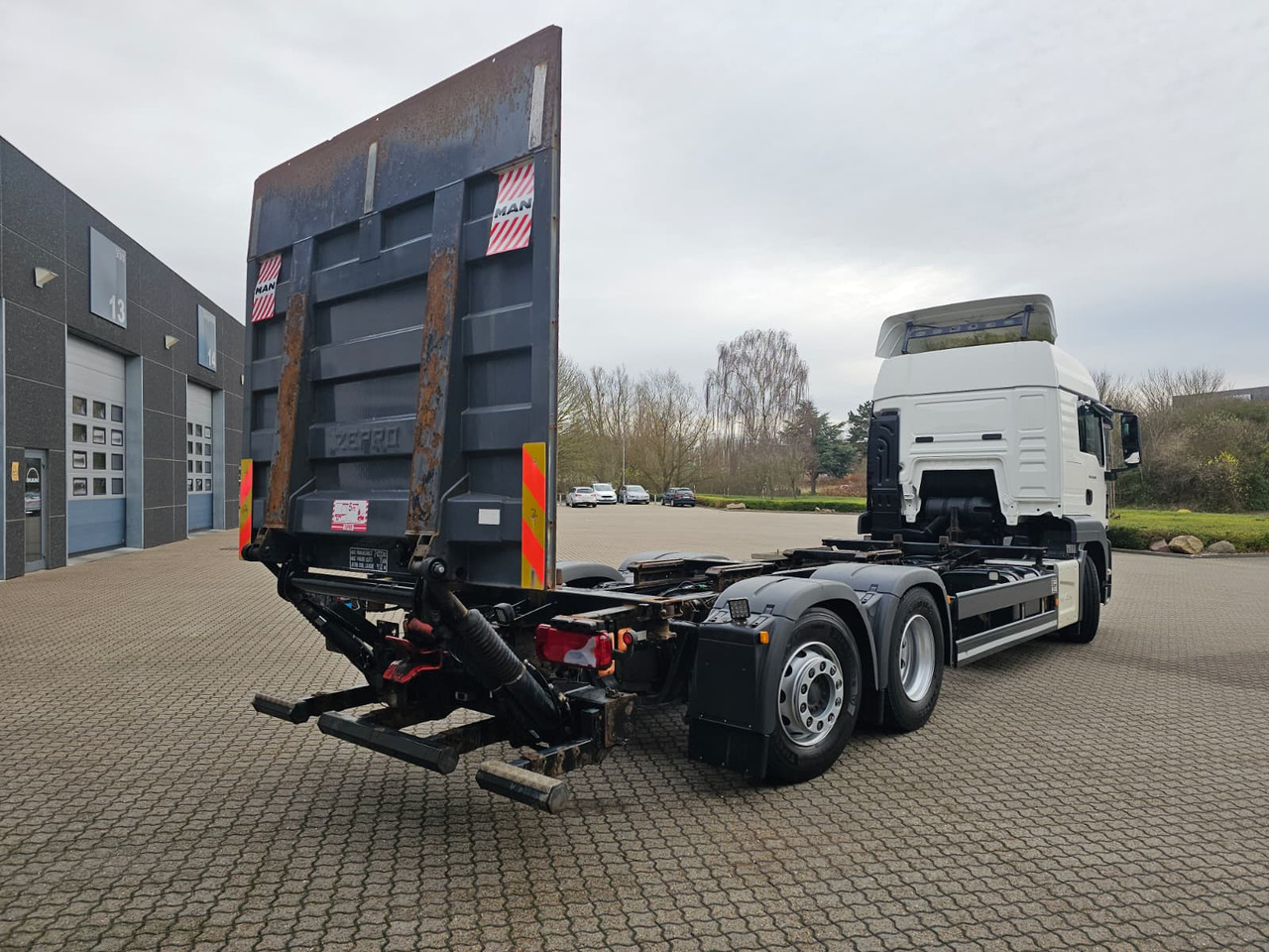 MAN TGS 26.500 6X2-4 - Camion porte-conteneur/ Caisse mobile: photos 3 MAN TGS 26.500 6X2-4 - Camion porte-conteneur/ Caisse mobile: photos 3