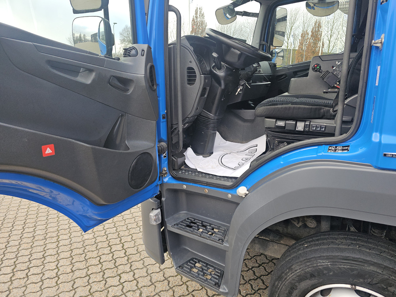 Mercedes Atego 1224 - Camion porte-conteneur/ Caisse mobile: photos 5 Mercedes Atego 1224 - Camion porte-conteneur/ Caisse mobile: photos 5