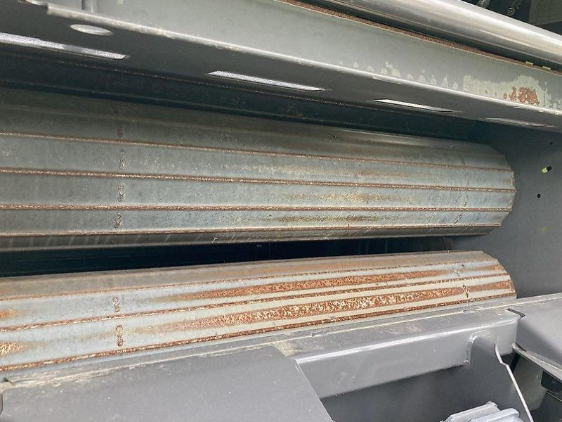 CLAAS Rollant 340 RC - Presse à balles rondes: photos 2 CLAAS Rollant 340 RC - Presse à balles rondes: photos 2