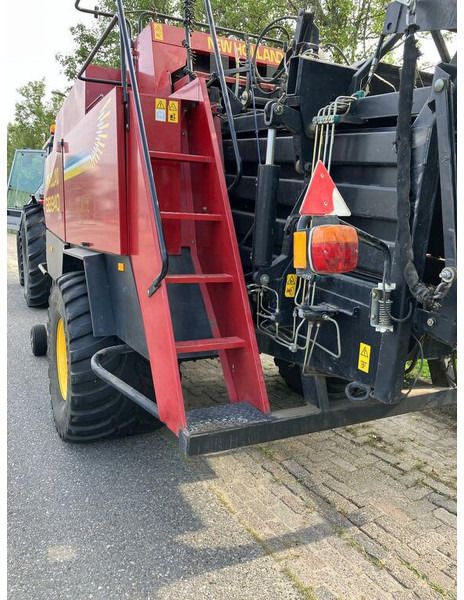 New Holland BB940 - Machine agricole: photos 3 New Holland BB940 - Machine agricole: photos 3