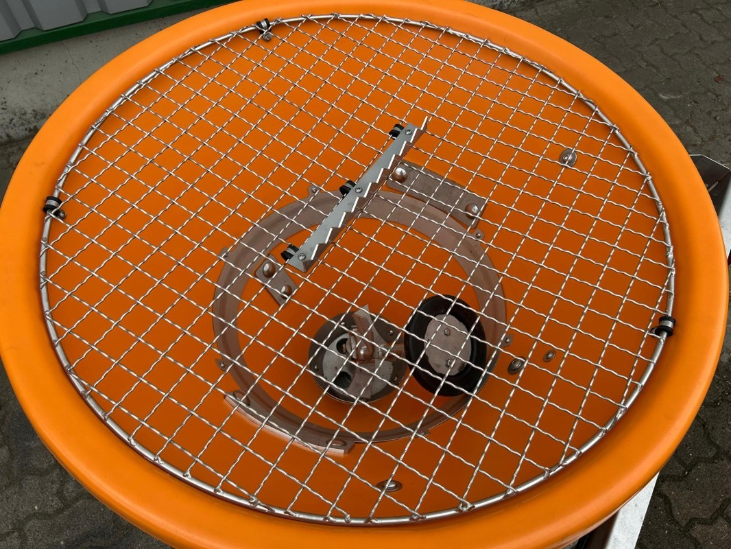 Matev SPR-H/M 125 IX - Epandeur de sable: photos 3 Matev SPR-H/M 125 IX - Epandeur de sable: photos 3